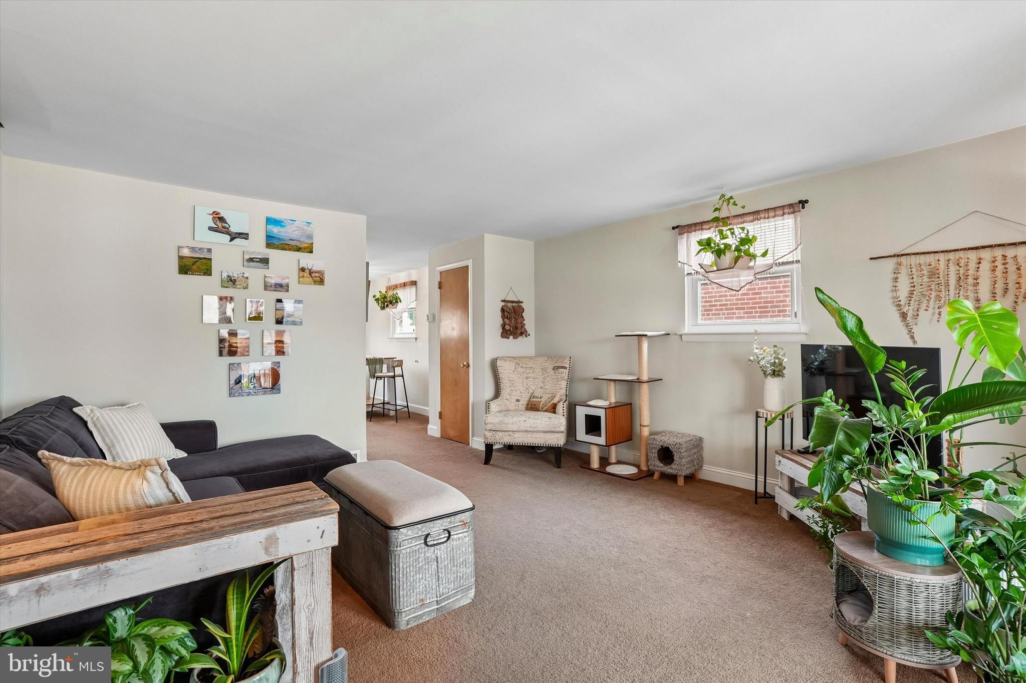 3447 Aubrey Avenue Philadelphia, PA 19114 - Photo 4 of 25