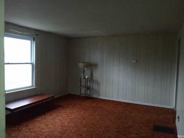 $150,000 | 106 Queen Street, Loogootee, IN 47553