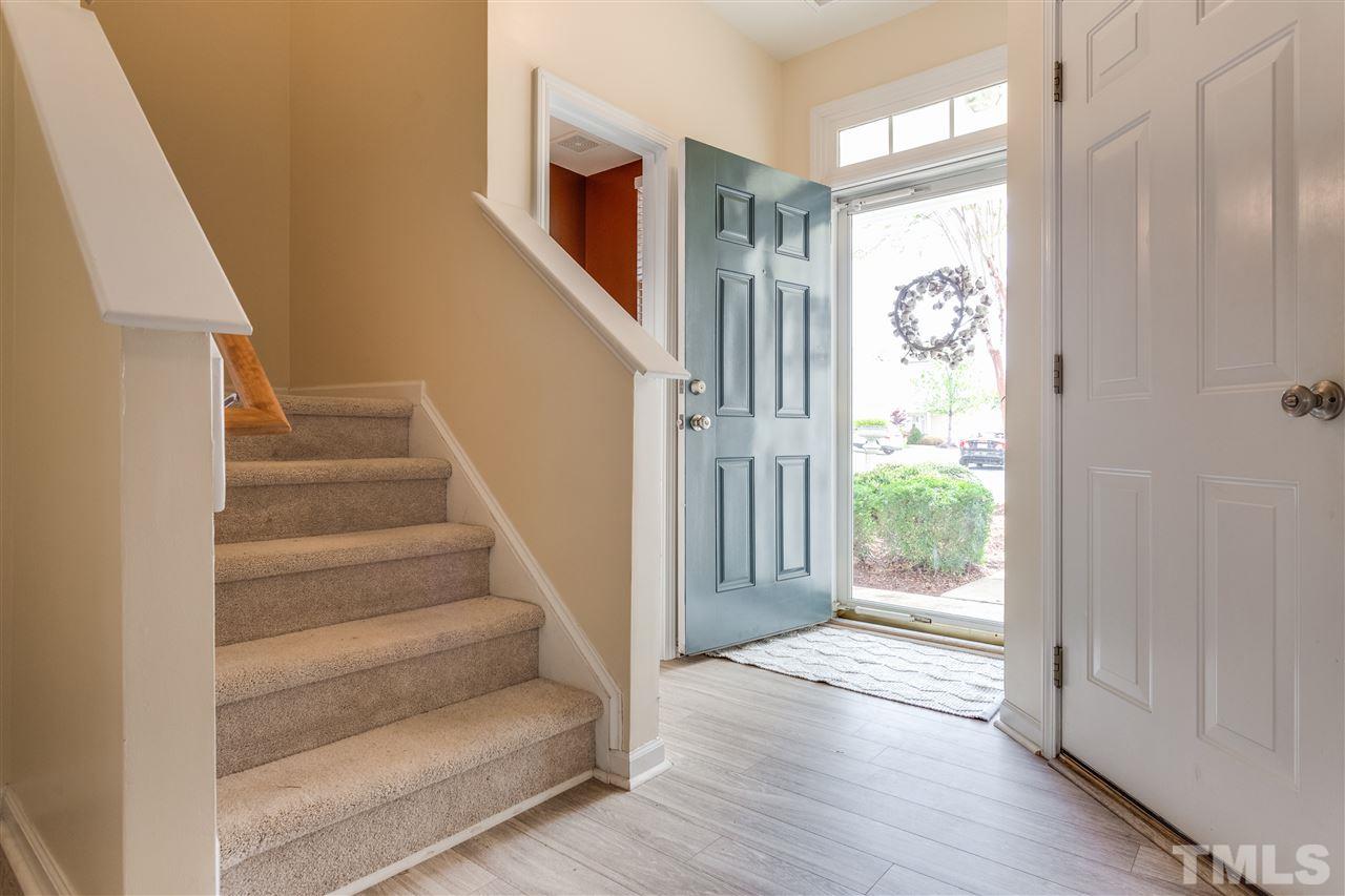 8243 Martello Lane Raleigh, NC 27613 - Photo 3 of 25
