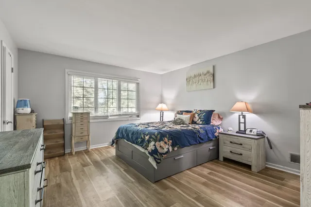 $319,000 | 5339 South Cambridge Lane, Greenfield, WI 53221