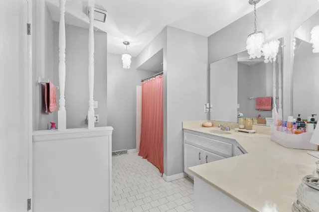 $319,000 | 5339 South Cambridge Lane, Greenfield, WI 53221