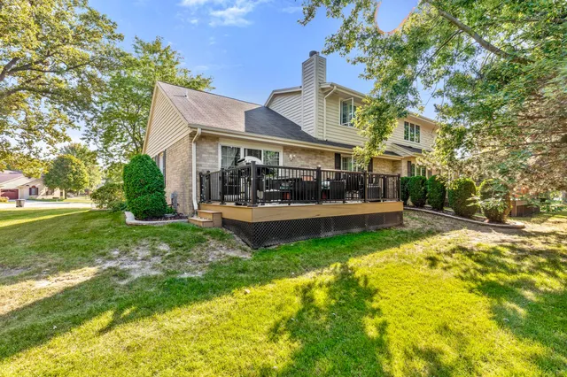 $319,000 | 5339 South Cambridge Lane, Greenfield, WI 53221