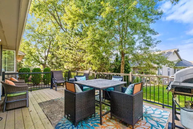 $319,000 | 5339 South Cambridge Lane, Greenfield, WI 53221