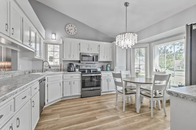 $319,000 | 5339 South Cambridge Lane, Greenfield, WI 53221