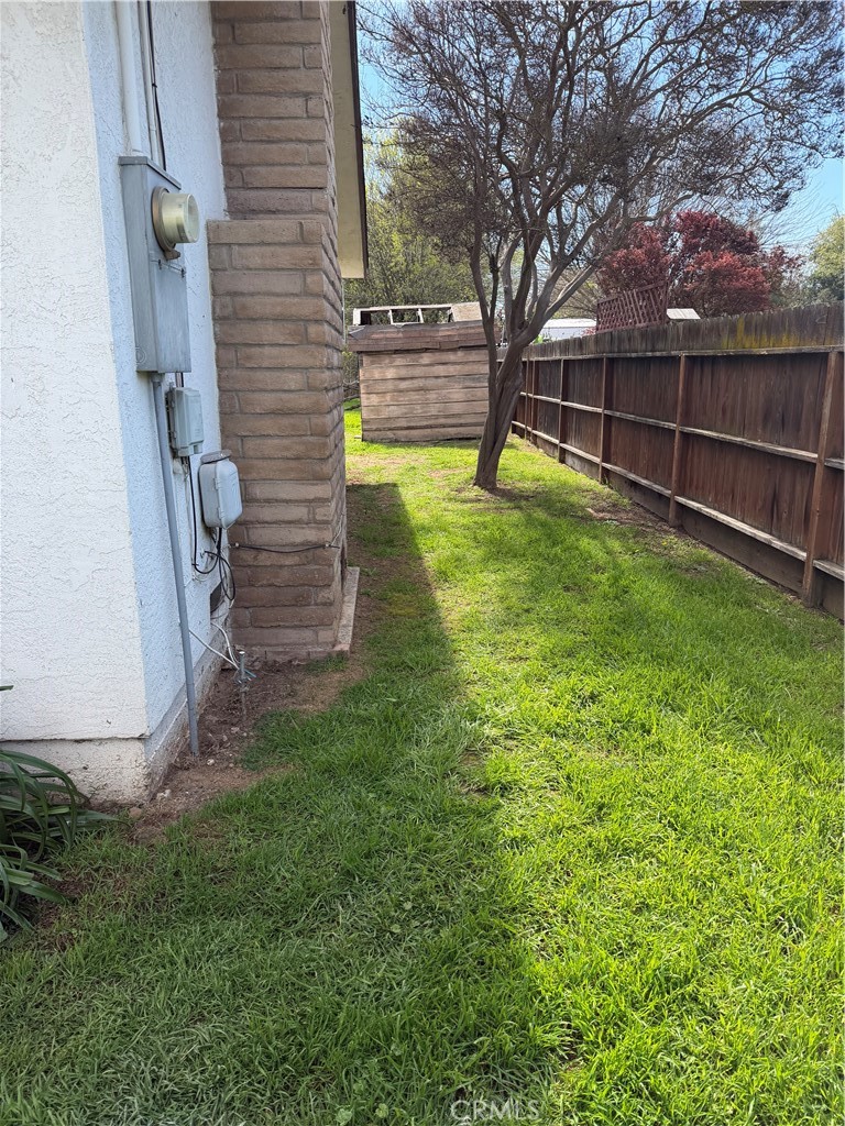 1056 East Alexander Avenue Merced, CA 95340 - Photo 13 of 36 Side yard