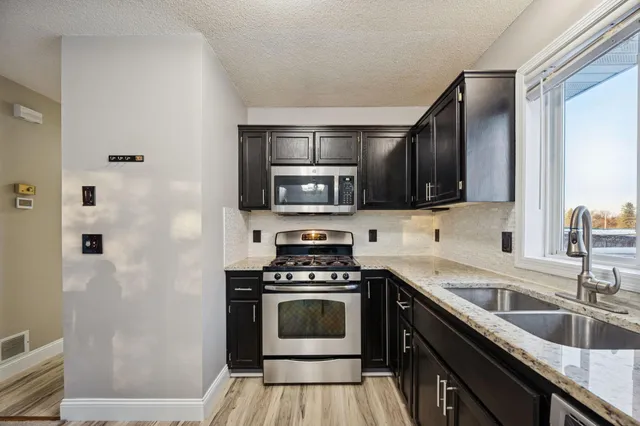 $2,995 | 3824 Tower Pond Drive, Anoka, MN 55303