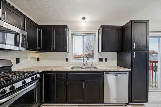 $2,995 | 3824 Tower Pond Drive, Anoka, MN 55303