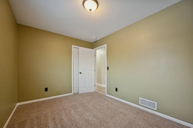 $2,995 | 3824 Tower Pond Drive, Anoka, MN 55303