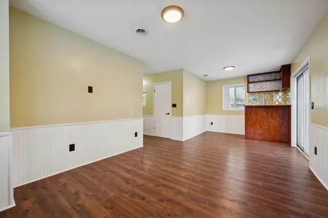 $2,995 | 3824 Tower Pond Drive, Anoka, MN 55303