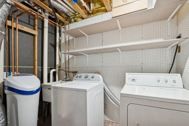 $2,995 | 3824 Tower Pond Drive, Anoka, MN 55303