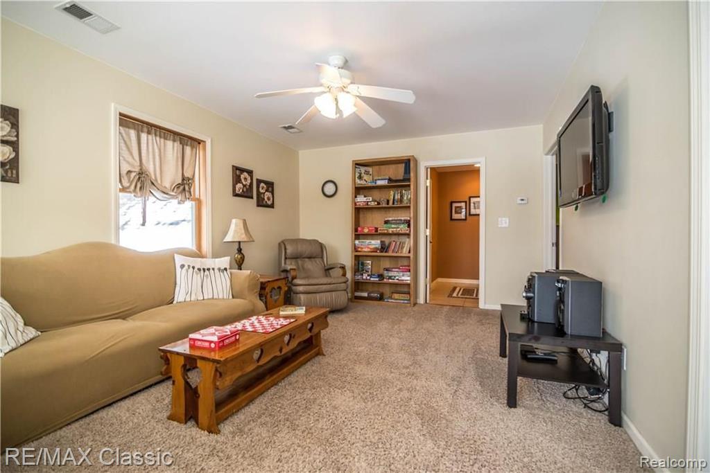 18510 Ridge Road Northville, MI 48168 - Photo 44 of 55