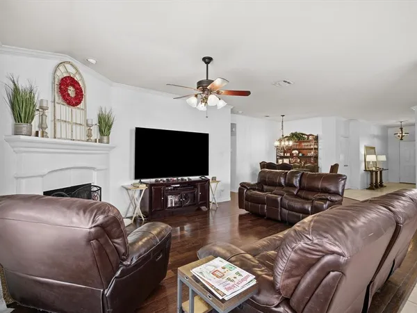 $344,000 | 211 Carriage Drive, Willow Park, TX 76087