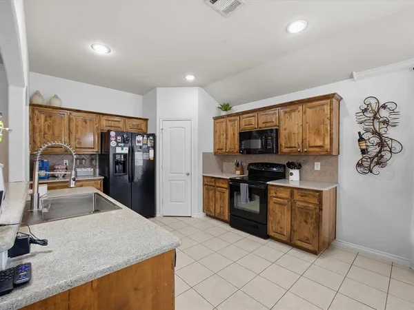 $344,000 | 211 Carriage Drive, Willow Park, TX 76087