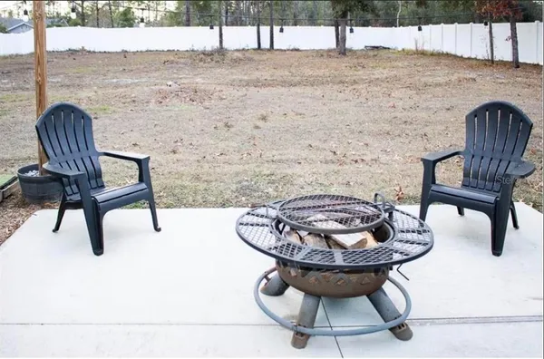 a sign that is on a bunch of plants