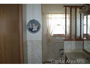 535 Coultas Road Winchester, IL 62694 - Photo 3 of 10