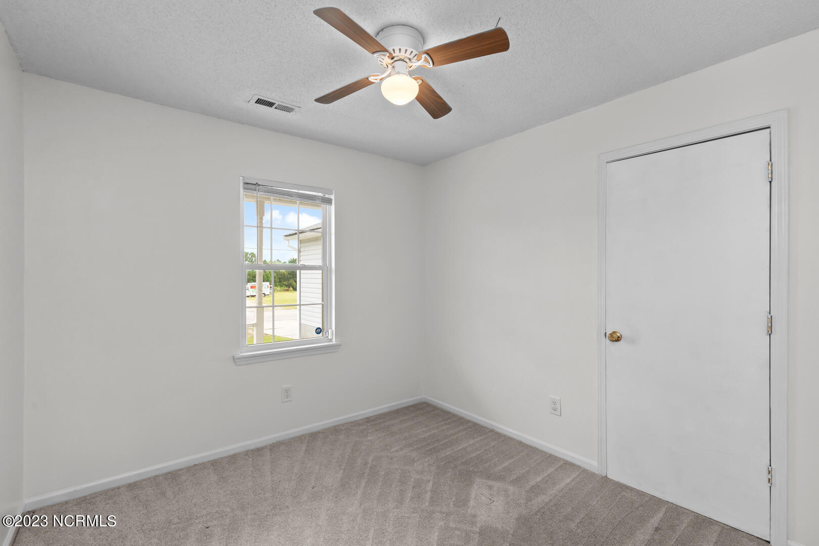 625 Queens Creek Road Hubert, NC 28539 - Photo 18 of 37 19