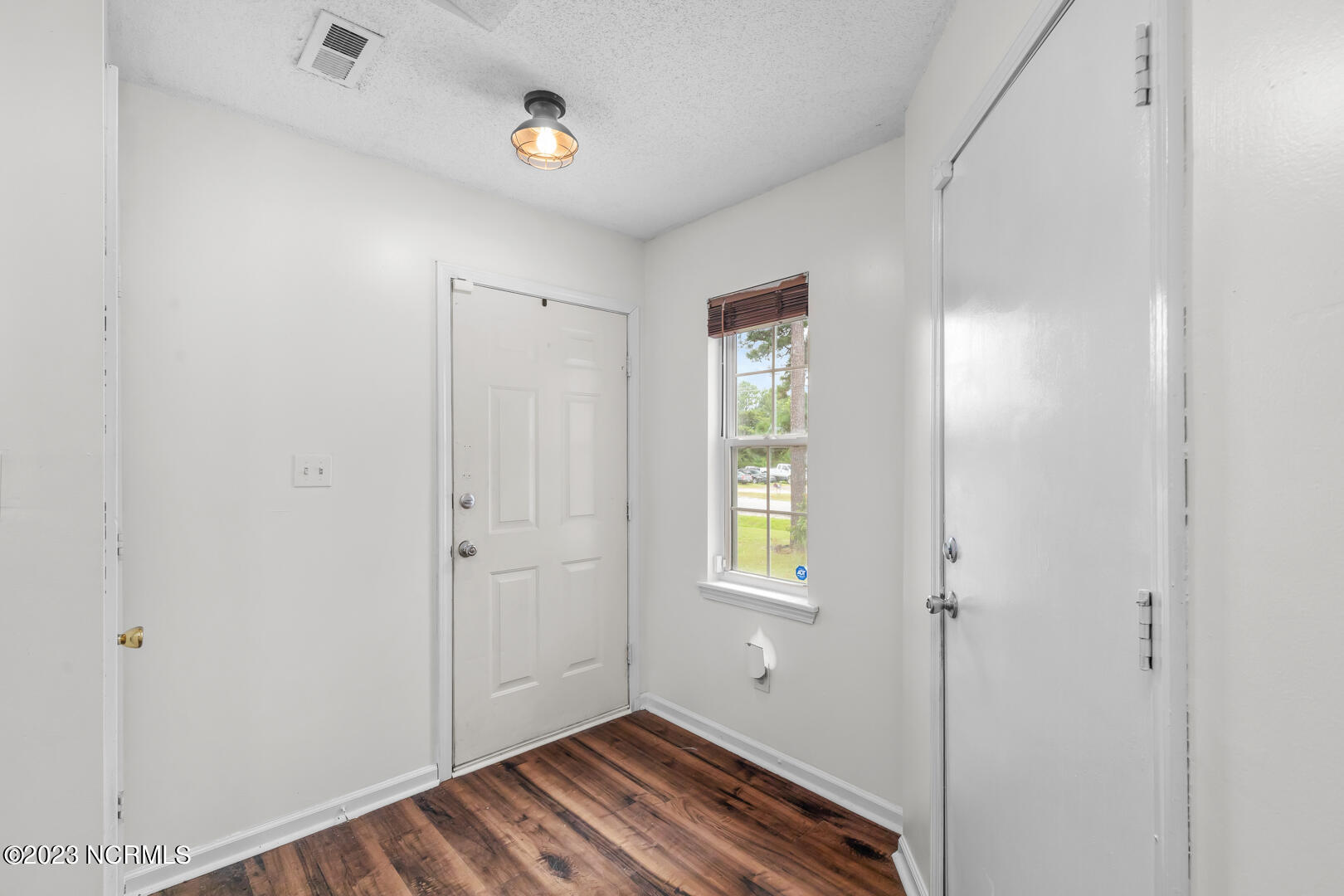 625 Queens Creek Road Hubert, NC 28539 - Photo 5 of 37 6