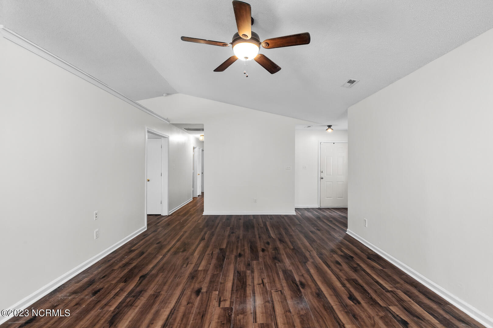 625 Queens Creek Road Hubert, NC 28539 - Photo 6 of 37 7