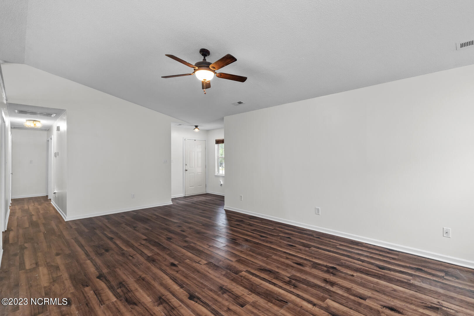 625 Queens Creek Road Hubert, NC 28539 - Photo 7 of 37 8