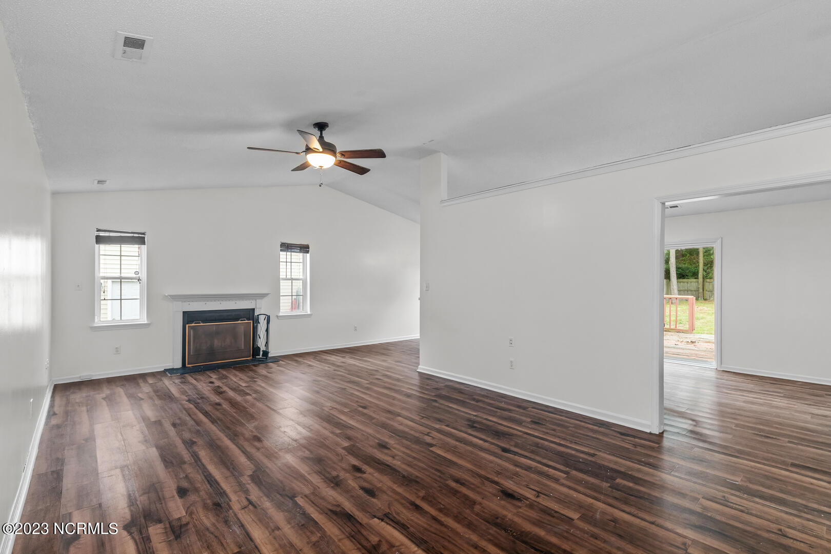 625 Queens Creek Road Hubert, NC 28539 - Photo 8 of 37 9