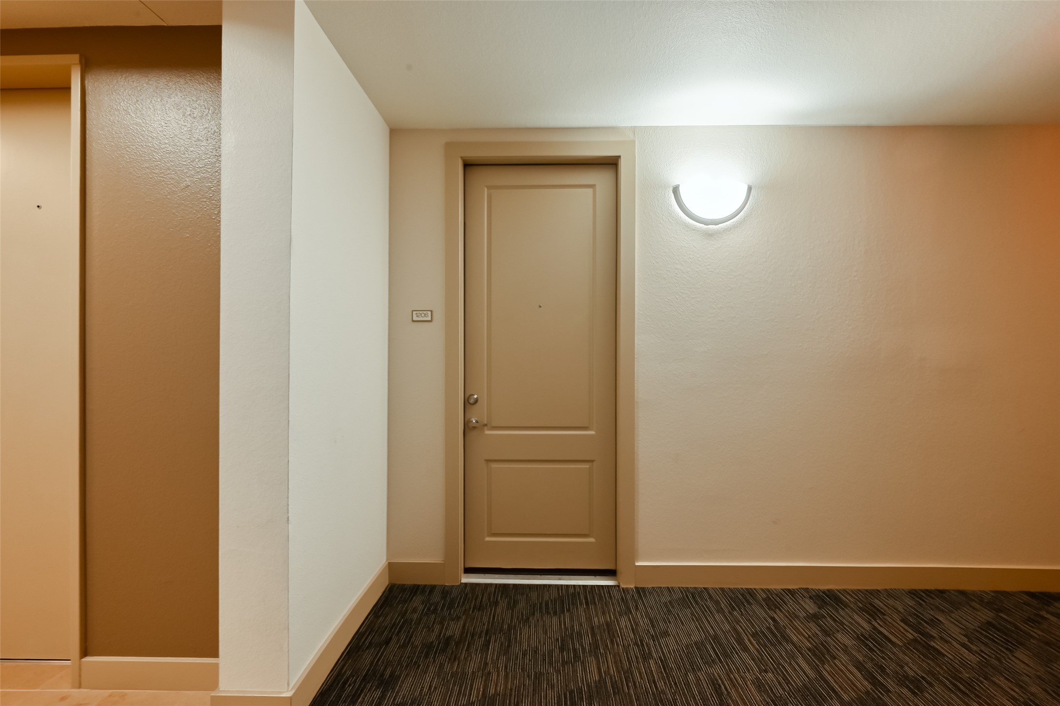 3505 Sage Road, Unit 1206 Houston, TX 77056 - Photo 19 of 50 a view of small space