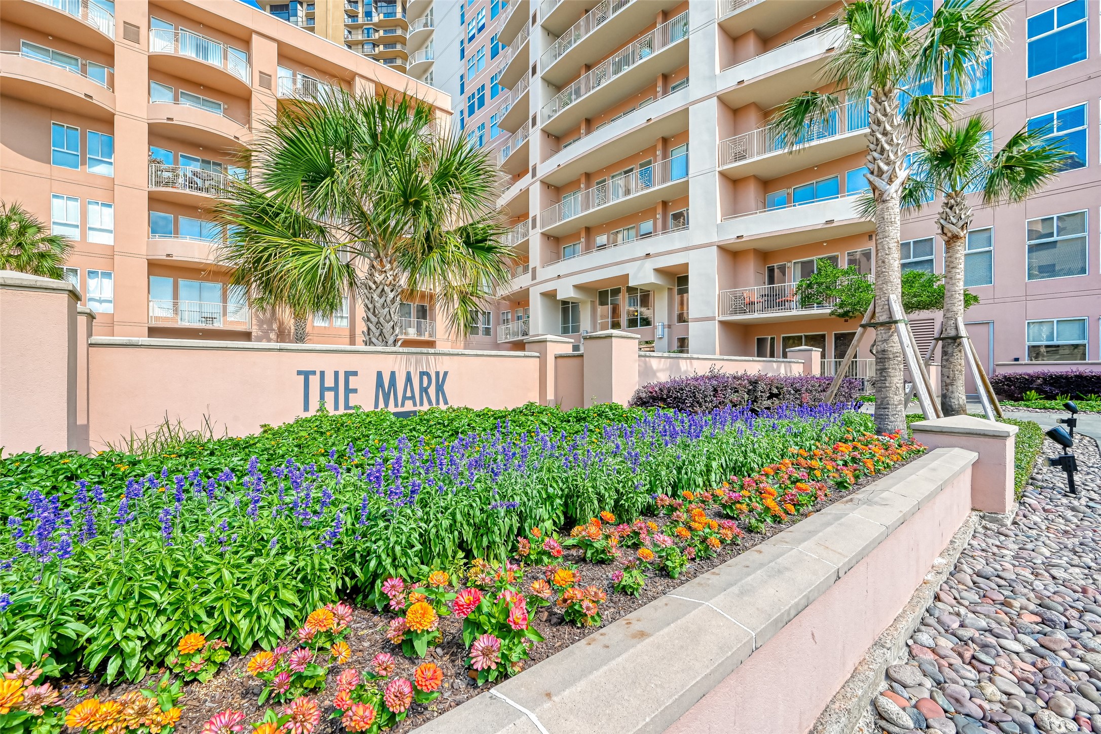 3505 Sage Road, Unit 1206 Houston, TX 77056 - Photo 3 of 50 front view of a building
