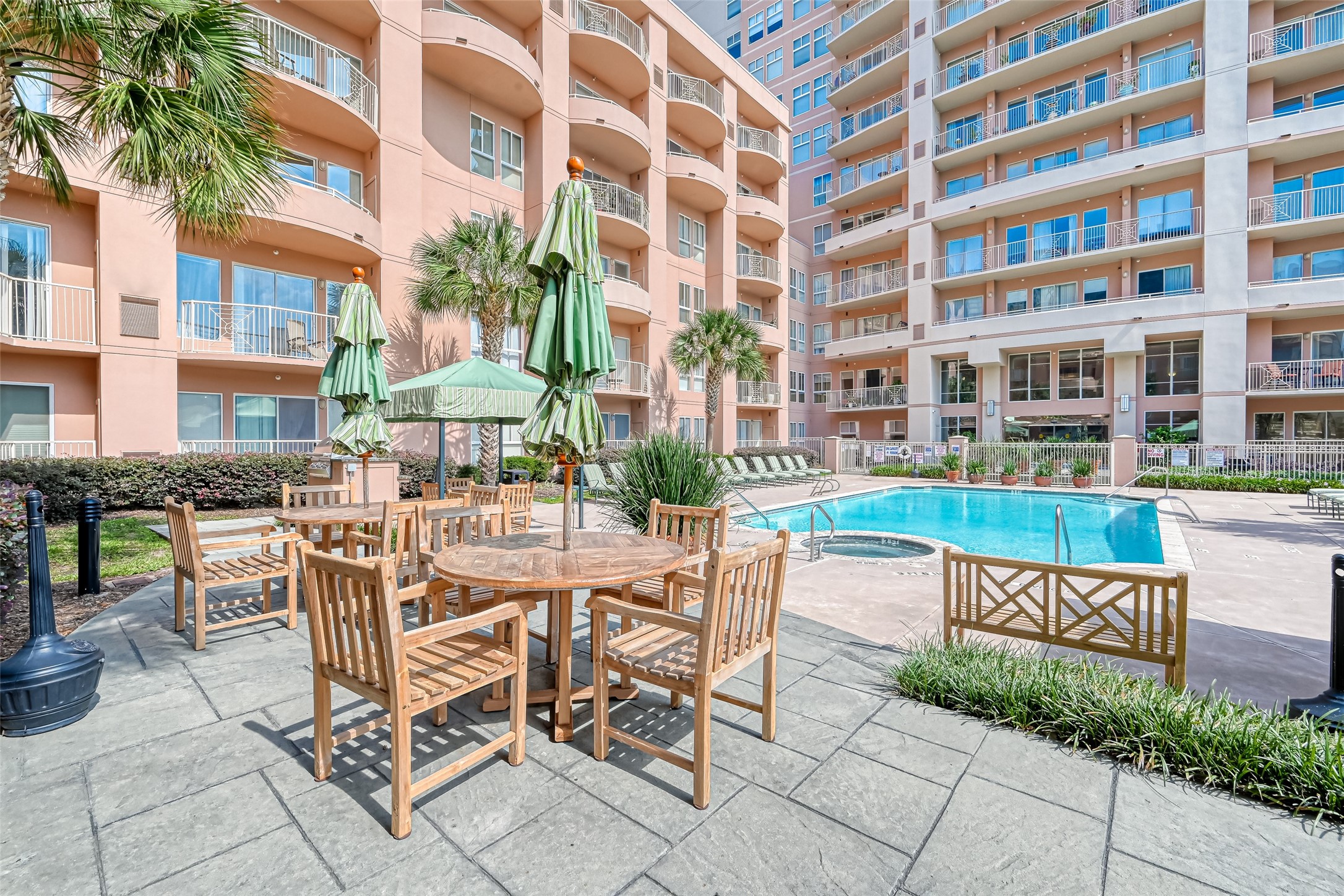3505 Sage Road, Unit 1206 Houston, TX 77056 - Photo 48 of 50 a view of a chairs and table in the patio