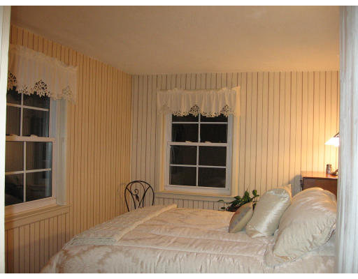 224 Abbott Street Springfield, MA 01118 - Photo 15 of 16