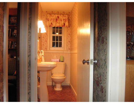 224 Abbott Street Springfield, MA 01118 - Photo 10 of 16