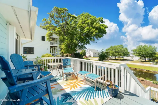 $989,000 | 330 Cape Lookout Loop, Emerald Isle, NC 28594