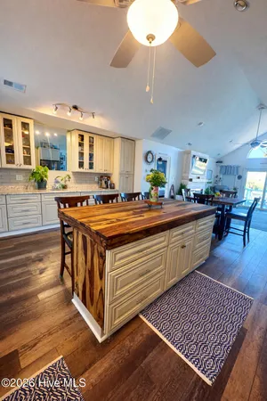 $989,000 | 330 Cape Lookout Loop, Emerald Isle, NC 28594