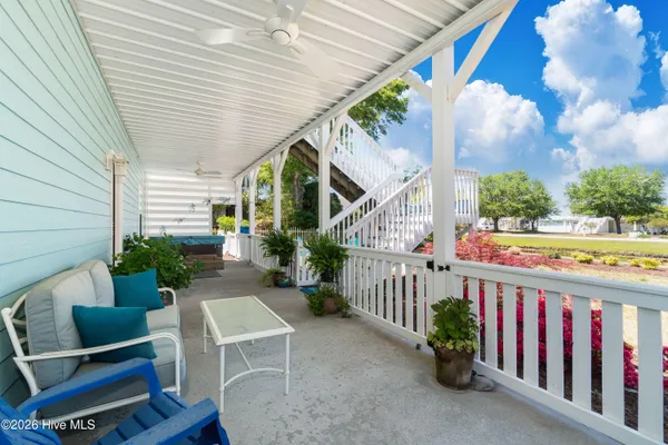 $989,000 | 330 Cape Lookout Loop, Emerald Isle, NC 28594