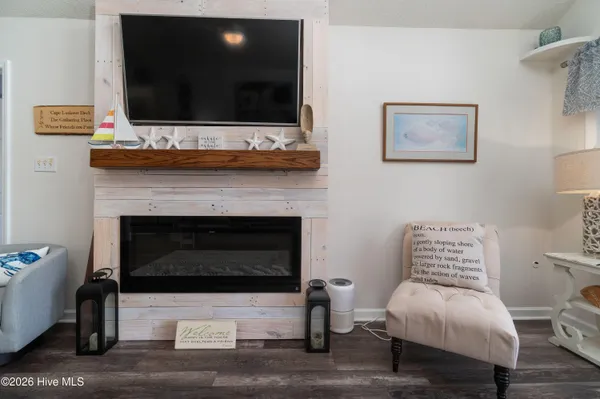 $989,000 | 330 Cape Lookout Loop, Emerald Isle, NC 28594