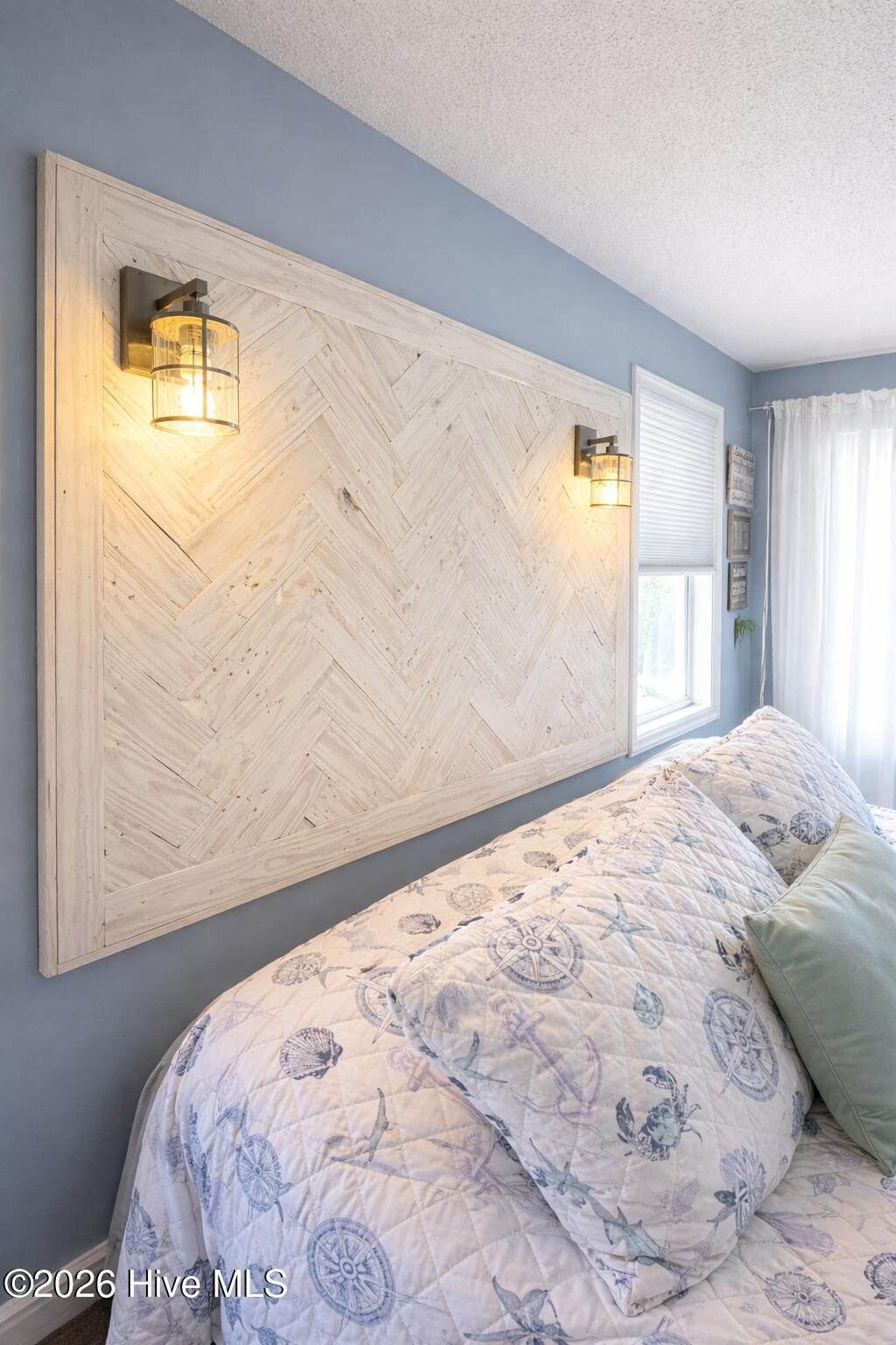330 Cape Lookout Loop Emerald Isle, NC 28594 - Photo 21 of 50 Custom Headboard can stay or go Negociable