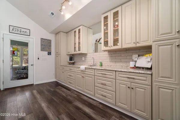 $989,000 | 330 Cape Lookout Loop, Emerald Isle, NC 28594