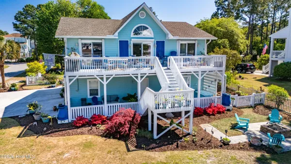 $989,000 | 330 Cape Lookout Loop, Emerald Isle, NC 28594