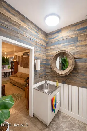 $989,000 | 330 Cape Lookout Loop, Emerald Isle, NC 28594