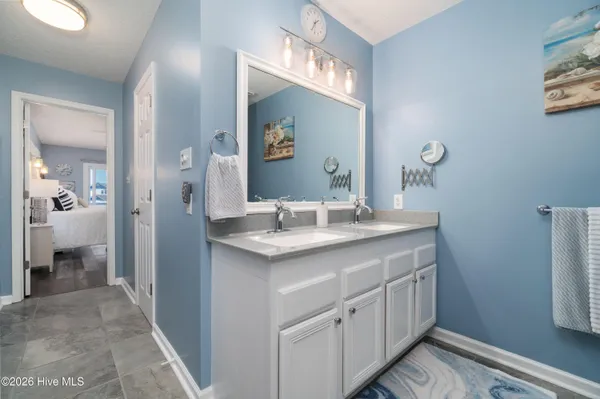$989,000 | 330 Cape Lookout Loop, Emerald Isle, NC 28594