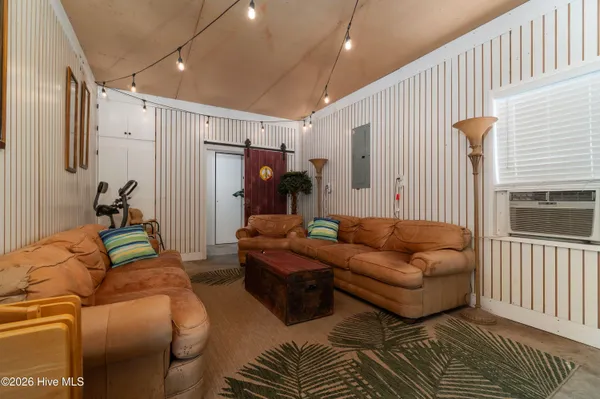 $989,000 | 330 Cape Lookout Loop, Emerald Isle, NC 28594