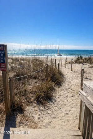 $989,000 | 330 Cape Lookout Loop, Emerald Isle, NC 28594