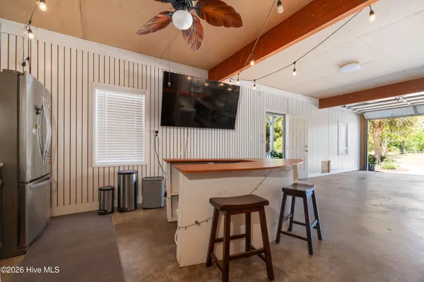 $989,000 | 330 Cape Lookout Loop, Emerald Isle, NC 28594