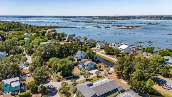 $989,000 | 330 Cape Lookout Loop, Emerald Isle, NC 28594