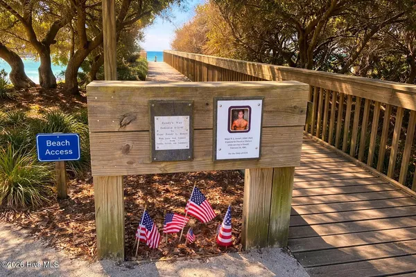 $989,000 | 330 Cape Lookout Loop, Emerald Isle, NC 28594