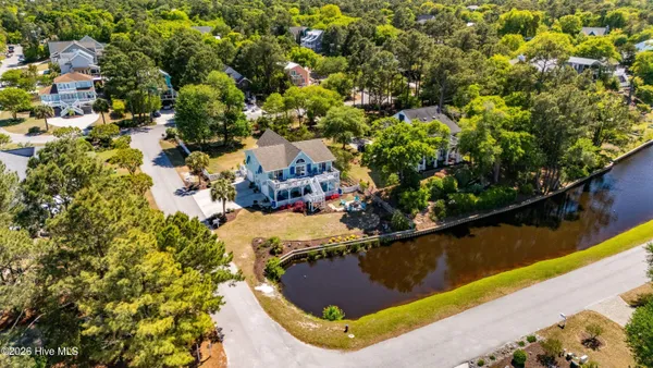 $989,000 | 330 Cape Lookout Loop, Emerald Isle, NC 28594