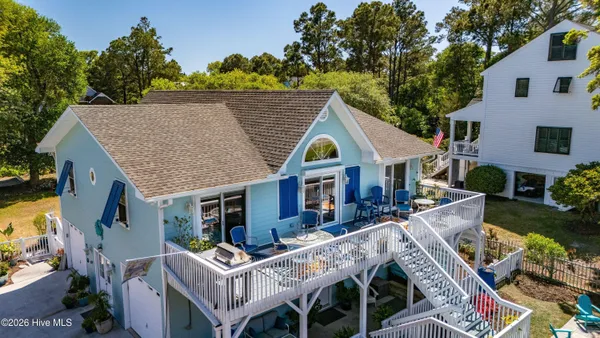 $989,000 | 330 Cape Lookout Loop, Emerald Isle, NC 28594