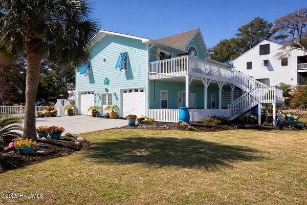 $989,000 | 330 Cape Lookout Loop, Emerald Isle, NC 28594