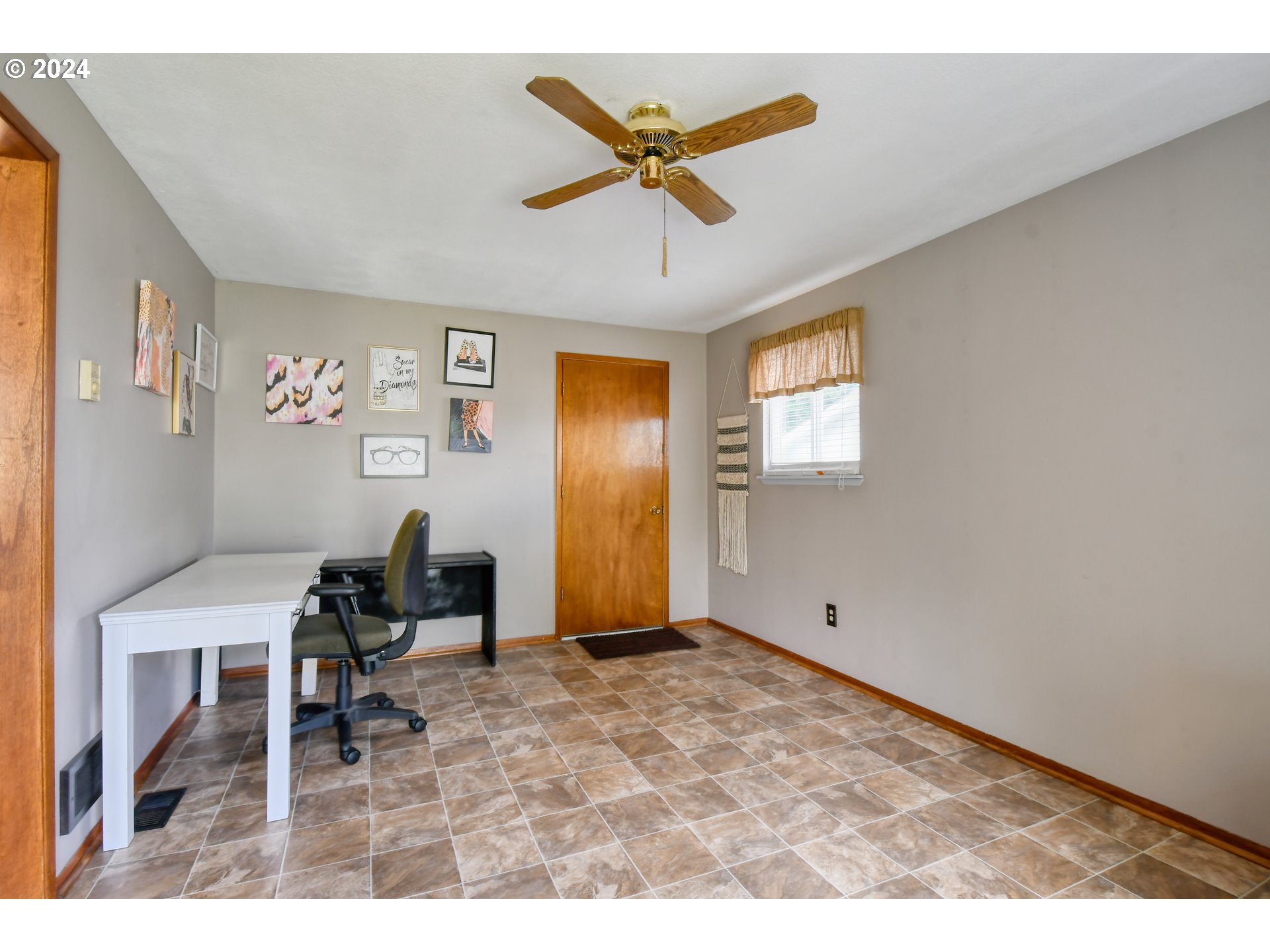 2405 Southwest Perkins Avenue Pendleton, OR 97801 - Photo 13 of 33 Gallery Image 13