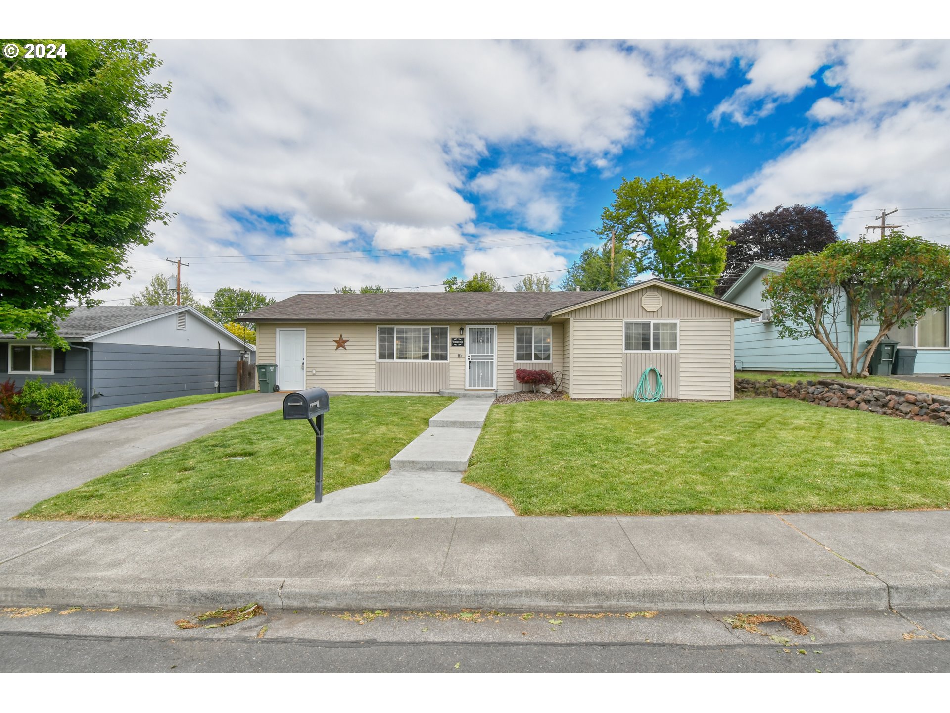 2405 Southwest Perkins Avenue Pendleton, OR 97801 - Photo 2 of 33 Gallery Image 2