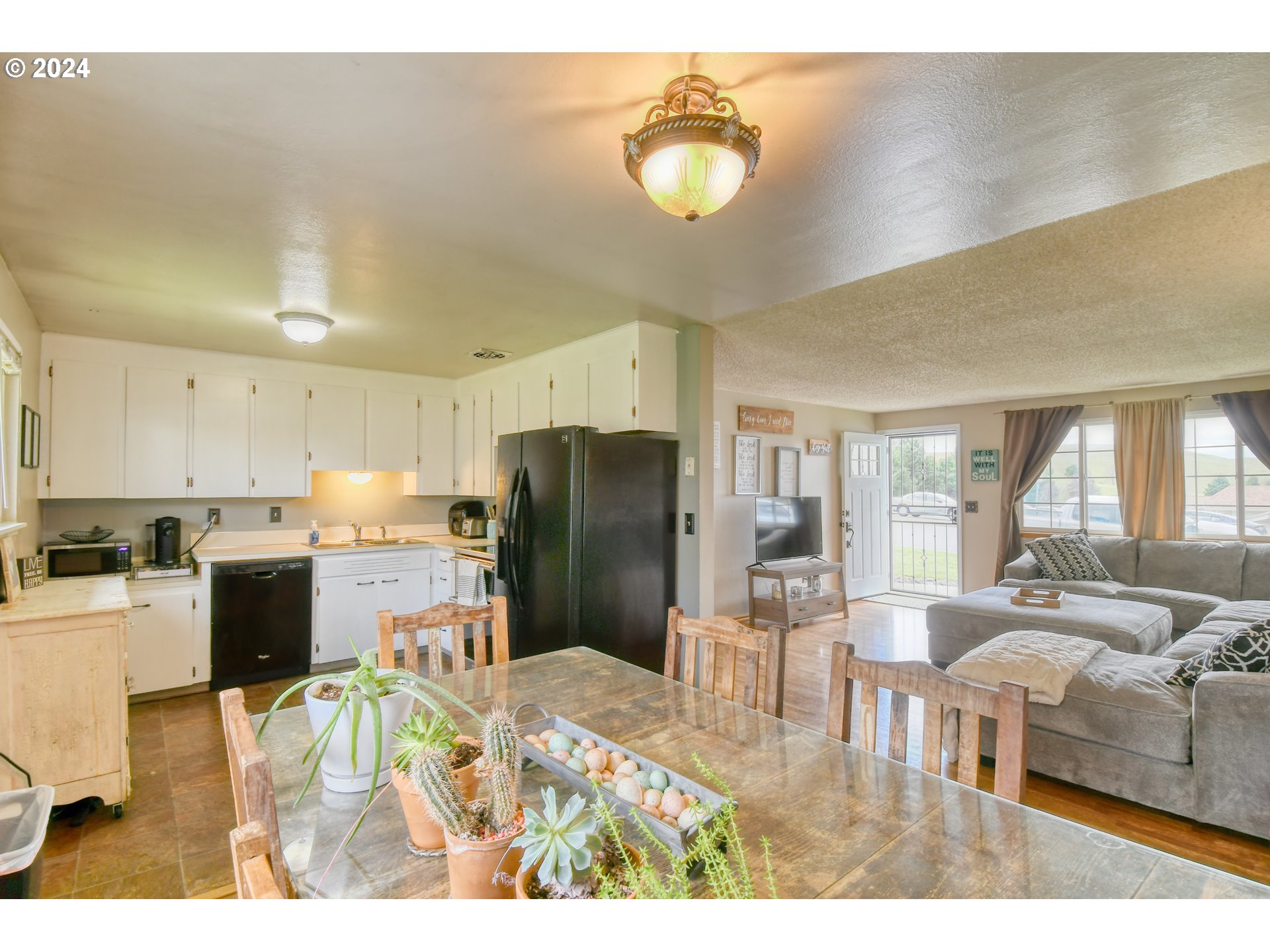 2405 Southwest Perkins Avenue Pendleton, OR 97801 - Photo 9 of 33 Gallery Image 9
