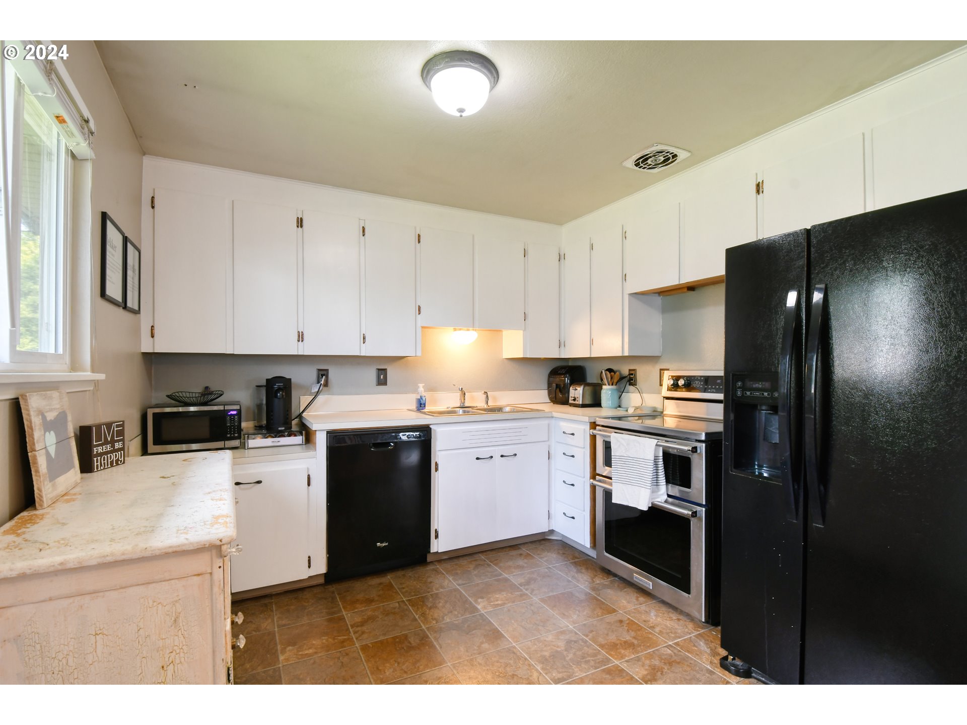 2405 Southwest Perkins Avenue Pendleton, OR 97801 - Photo 10 of 33 Gallery Image 10